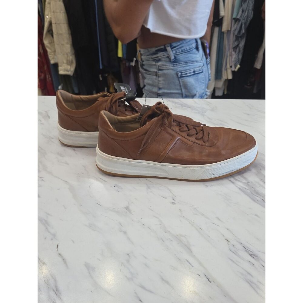 Tod's Brown Leather Low-Top Sneakers with White Sole